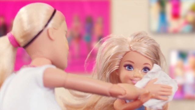 Barbie Doll - Let's bake a cake with our new dream house Oven! смотреть онлайн