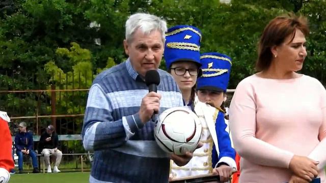 Товарищеская встреча по футболу в Калязине. ветераны Калязина и ветераны Москвы июннь 2019 смотреть онлайн
