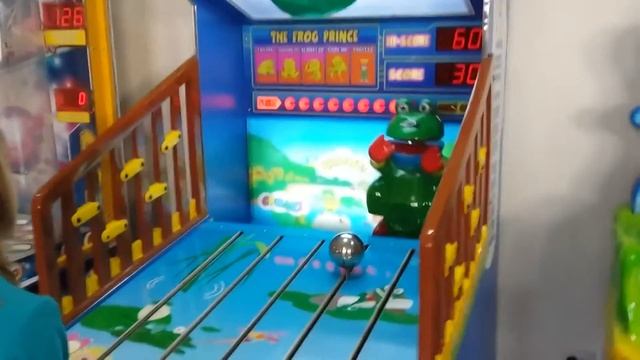 Поход в развлекательный комплекс "Lucky". Обзор игровых автоматов.Entertainment center "Lucky". смотреть онлайн