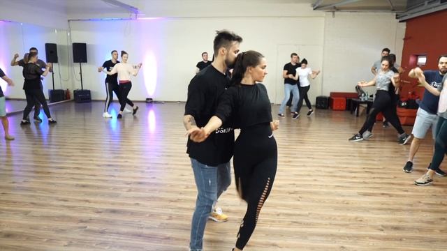 Ovidijus & Viktorija / Bachata en Nueva York / Lithuanian All Stars Weekend 2020 смотреть онлайн