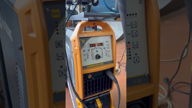 СВАРКА через сварочную маску ESAB SENTINEL A60 на выставке СВАРКА И РЕЗКА 2023 #мдфкл #сварщик #рек смотреть онлайн