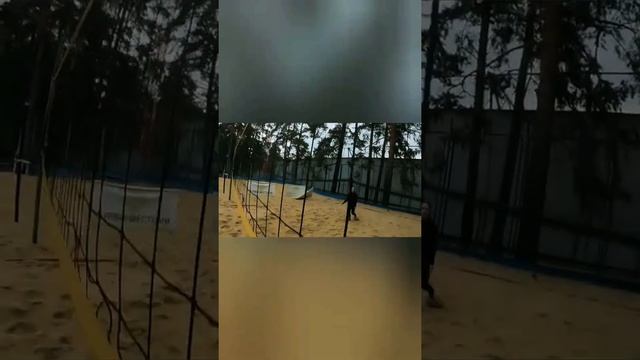 Как выглядит ЧУЖОЙ мяч в ПЛЯЖНОМ ВОЛЕЙБОЛЕ ? | VOLLEYBALL best moments Beach ? #volleyballgame смотреть онлайн