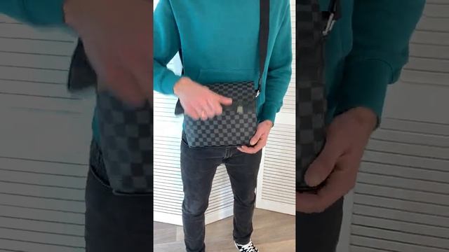 Мужская сумка Louis Vuitton Луи Виттон Брендовая через плечо Планшетка из кожи Коричневый стильный смотреть онлайн