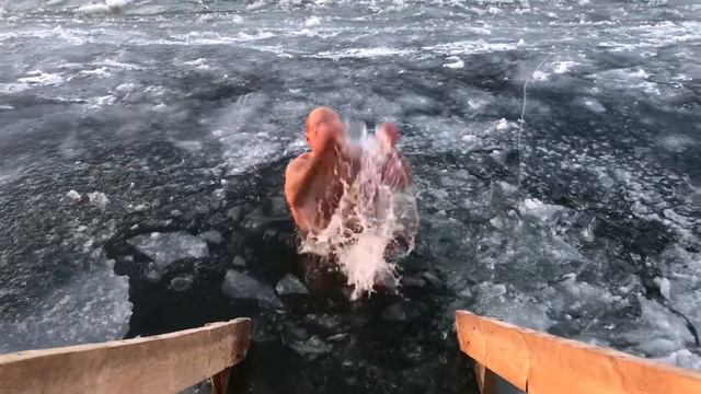 Наши оренбургские моржи! смотреть онлайн