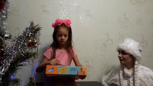 Снегурочка в гостях у Виолетты ! Видео для детей. смотреть онлайн