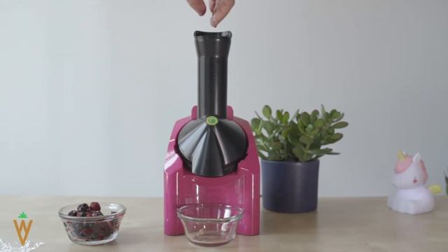 Making Yonanas Healthy Frozen Fruit Ice Cream | No Music | Kitchen Sounds смотреть онлайн