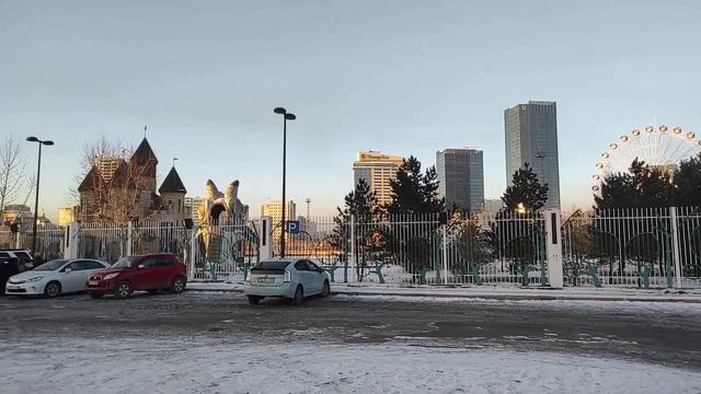 Монгол улсын  Улаанбаатар  хотоор аялцгаая! Улан-Батор – это столица Монголии.