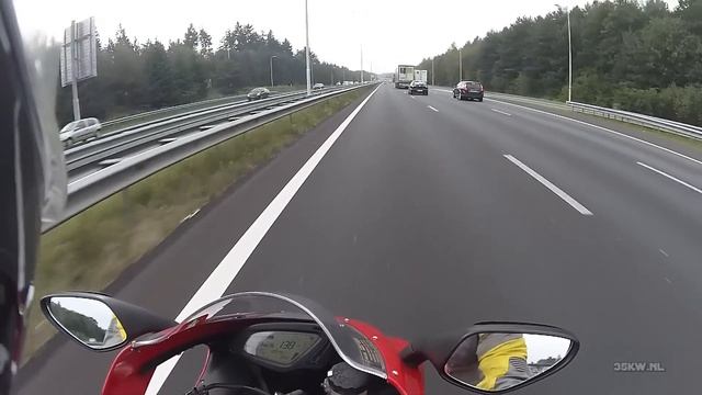 MV Agusta F3 675 35kW top speed смотреть онлайн