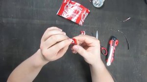 Лайфхак как сделать свисток из алюминиевой банки Coca Cola своими руками в домашних условиях  Свист