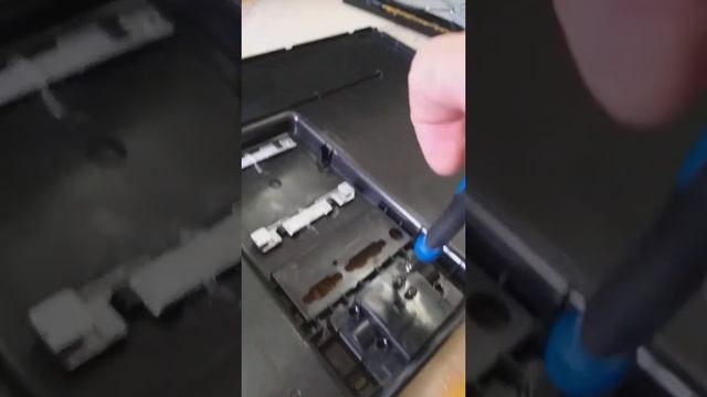 Снятие и установка ножки монитора LG 22M смотреть онлайн