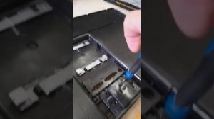 Снятие и установка ножки монитора LG 22M