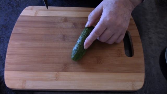 Улетные хрустящие бутерброды со шпротами - отличная закуска для праздников. смотреть онлайн