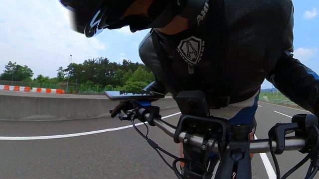 SLACK CORE 920R - 145KM/H !! HIGHT SPEED TEST ELECTRIC SCOOTER, WORLD RECORD смотреть онлайн