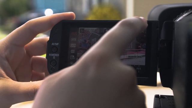 Cheap Camcorder VS Professional Camcorder! смотреть онлайн