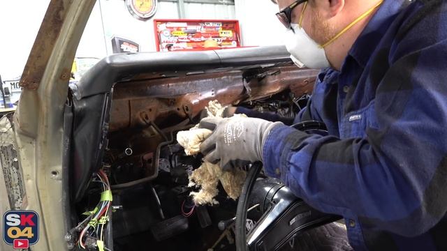 Stripping The Chevelle's Dash & Unboxing New Parts! Chevelle Restomod Ep.4 смотреть онлайн