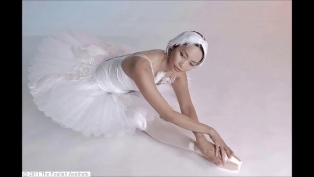 Piotr Ilyich Tchaikovsky - Waltz of the snowflakes (Vals de los copos de nieve) смотреть онлайн