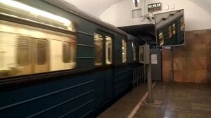 Баррикадная- нет посадки в сторону 1905 года