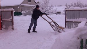 Чудо лопата 2/ Убираем снег/ Удачная лопата/  Лопата-сани/ Лопата.