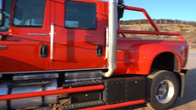 Один из самых больших серийных Пикапов в мире INTERNATIONAL CXT смотреть онлайн