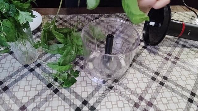 Самый вкусный и быстрый рецепт! Ела и ела бы #куриноефиле#чимичурри#курицассоусом# смотреть онлайн