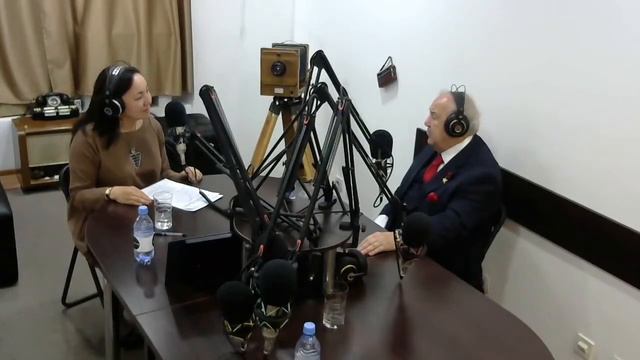 Зураб Церетели «Почему я вас обожаю и люблю Потому что у вас хорошие лица, добрые глаза» смотреть онлайн