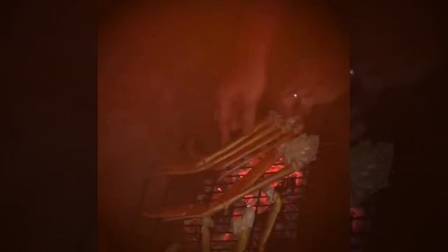 На природе в Ялте жарим краб стригун(опилио) смотреть онлайн