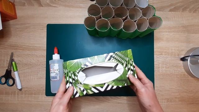 КАК СДЕЛАТЬ НОВОГОДНЮЮ ЕЛКУ- DIY- Елка из картонных трубочек от туалетной бумаги Новогодние поделки смотреть онлайн