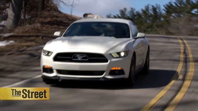 Ford Marks 50 Years of Muscle with Limited Edition Mustang смотреть онлайн