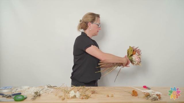 DIY Rustic Wedding Dried Flower Arrangement | FLOWERHUB смотреть онлайн