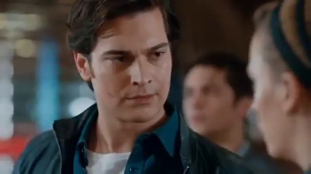 Medcezir 52 Bölüm Yaman, Vantuzella oyuna Mira'yı öperek karşılık verir смотреть онлайн