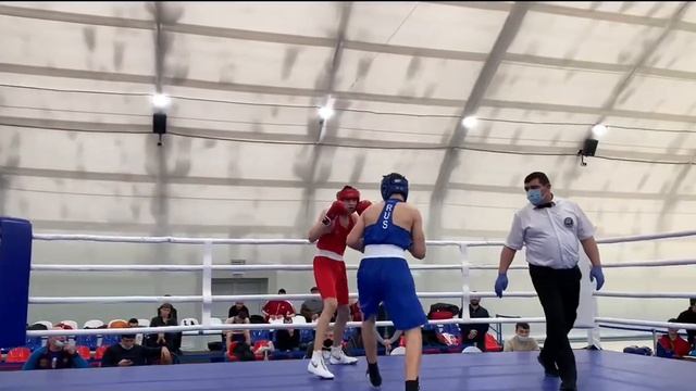 «Меня били постоянно»: 17-летний краснодарец выиграл краевой турнир по боксу смотреть онлайн