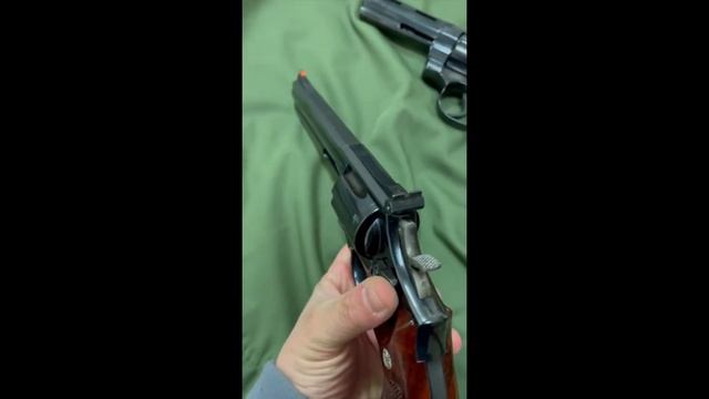 Smith Wesson 586-3 VS Colt Python 1974..357Magnum смотреть онлайн