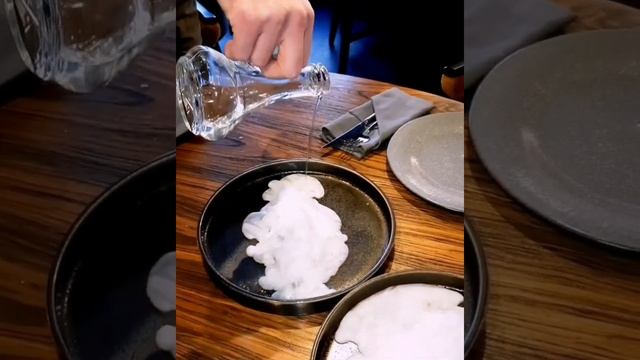 жидкая соль моментально застывает и превращается в ледяную шапку ! смотреть онлайн