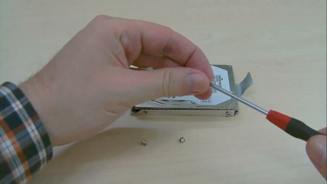 Toshiba C660/C665 Series: HDD replacement смотреть онлайн