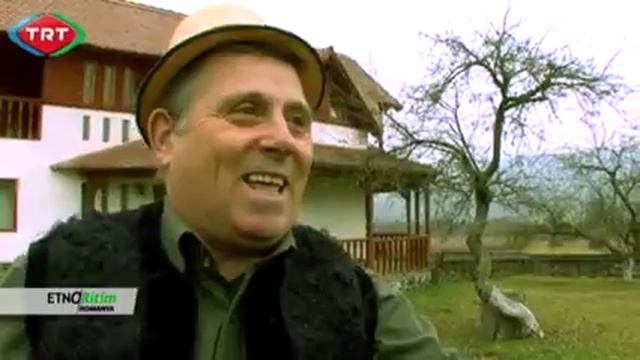 Pop Ioan cu Grupul Iza - Cand m-o Facut Mama-n Lume смотреть онлайн