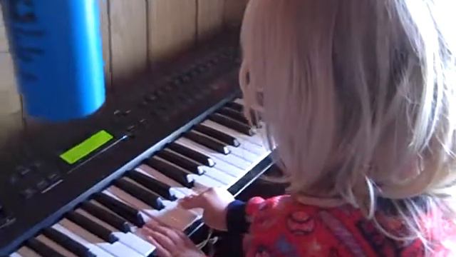 Alesis QS7 Professional Midi Keyboard - Tutorial By Toddler - Demo 02 смотреть онлайн