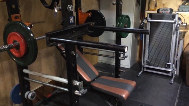 Качалка в гараже (mu  Garage Gym  500 Dollar)