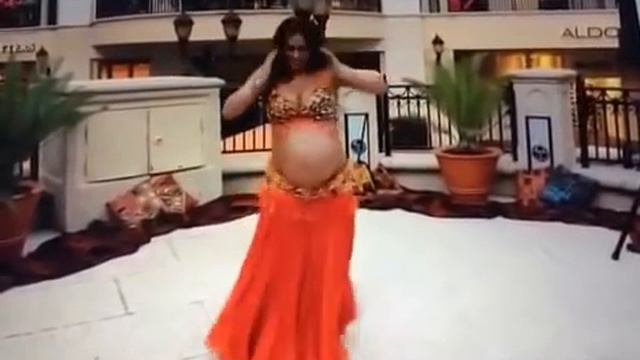 Беременная танцовщица смотреть онлайн