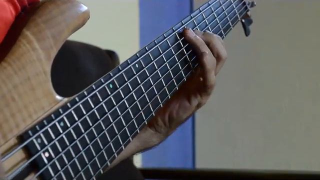 Groove e improviso no baixo Cort Artisan A6 смотреть онлайн