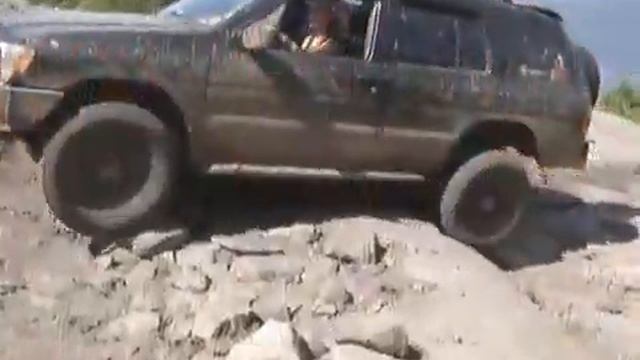 Nissan Pathfinder - CanadianPathy Wheeling Adventures смотреть онлайн