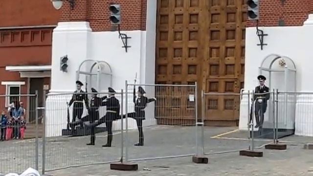 Москва, Красная площадь, смена караула, 11 мая 2015 г.