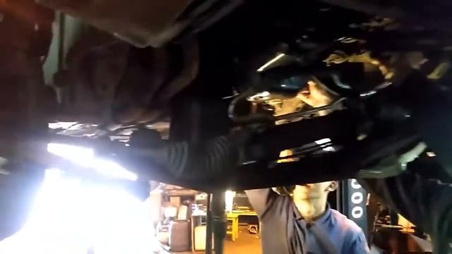 Замена прокладки поддона на БМВ говно смотреть онлайн