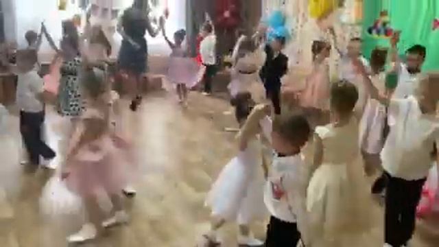 Выпускной прощальный вальс. смотреть онлайн
