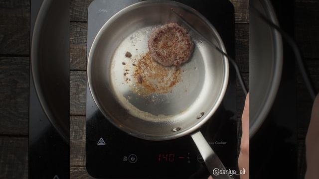 ДОМАШНИЕ ГОВЯЖИЕ БУРГЕРЫ (от Аралтуз) смотреть онлайн