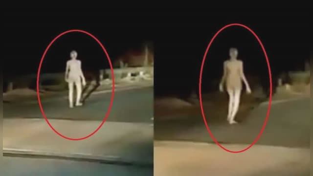 Странные мотоистории; Инопланетное существо на пути байкеров смотреть онлайн