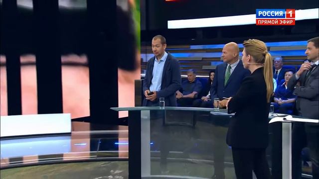 Давайте про ПЕНСИОННУЮ реформу! Украинский журналист так и НЕ ОТВЕТИЛ на вопрос о долге Украины смотреть онлайн
