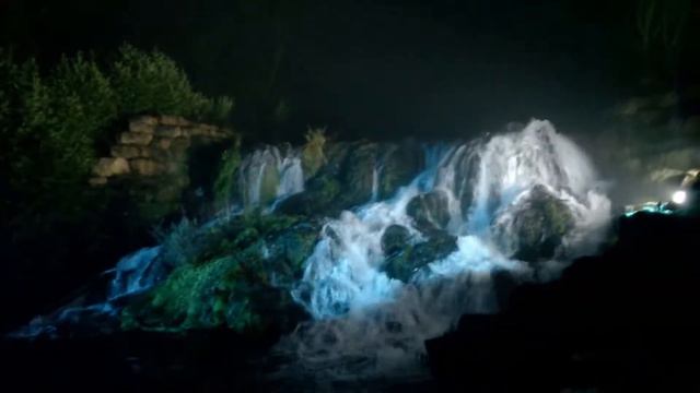 Новый год. Водопад в поместье Черчилля. Англия. смотреть онлайн