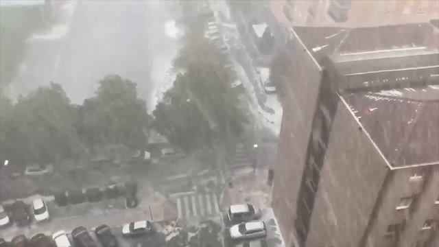 Spain now! Shocking footage of the historic hailstorm! This has not happened for 120 years! смотреть онлайн