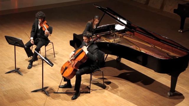 Hammerstein Trio presents Enrique Fernández Arbós - Bolero смотреть онлайн