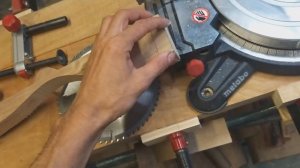 Торцовка Метабо  КS 216 M Lasercut,Регулювання пильного диска